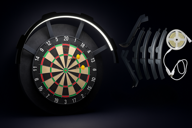 Heim-Dartboard mit montierter 180° Beleuchtung in Aktion