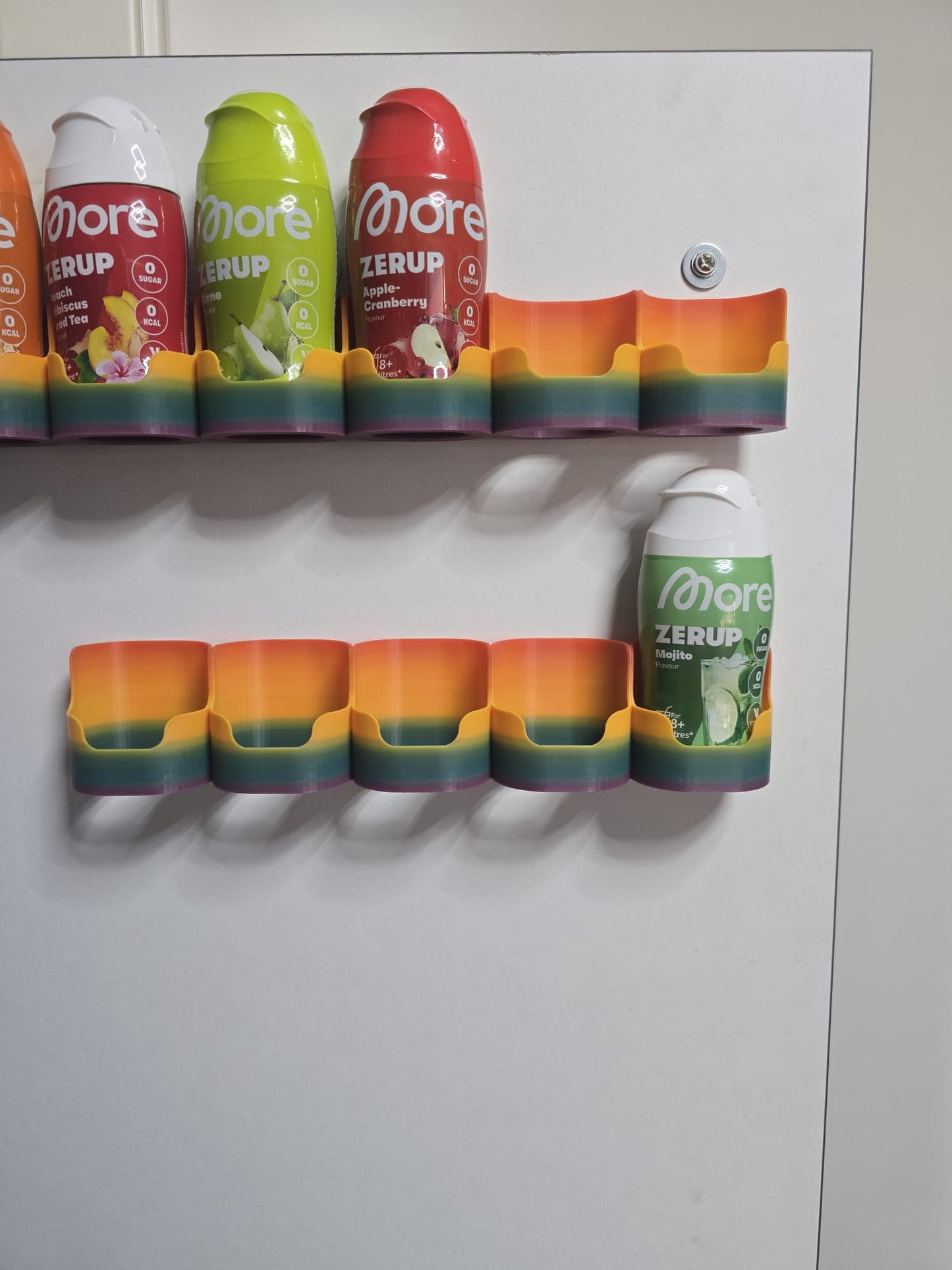 More Zerup Flaschenhalter & Sirup Regal – 1–7 Flaschen, Wand & Tür